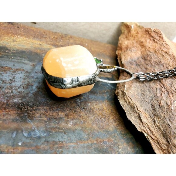 Halloween Pumpkin Crystal Necklace Handmade Halloween costume jewelry - Picture 7 of 11